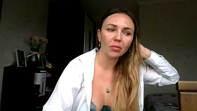 AngelinaLove28 online show from 11-06-25, 07:34