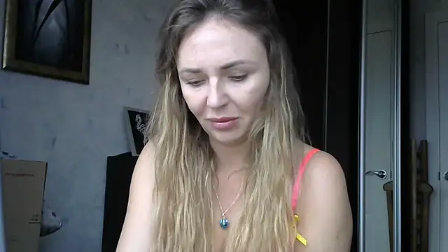 AngelinaLove28 online show from 10-27-25, 08:04