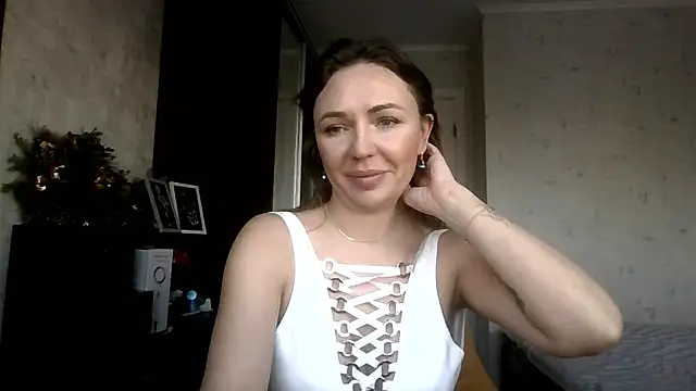 AngelinaLove28 online show from 01-12-26, 08:10