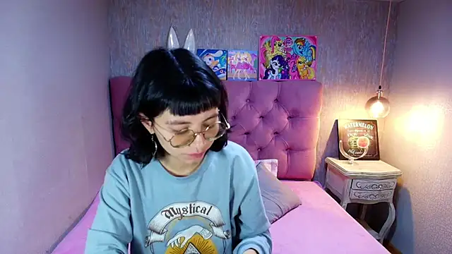 charlottemoonxz online show from 07-22-26, 05:26