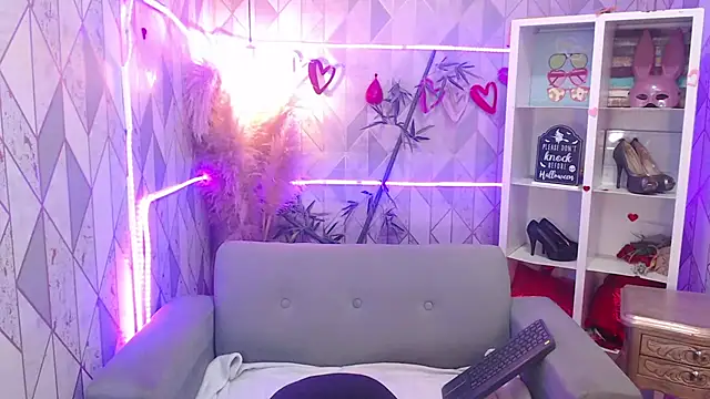 charlottemoonxz online show from 11-06-25, 08:02