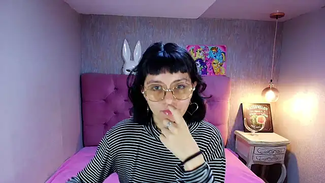 charlottemoonxz online show from 07-18-26, 05:43