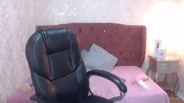 charlottemoonxz online show from 03-13-25, 08:54