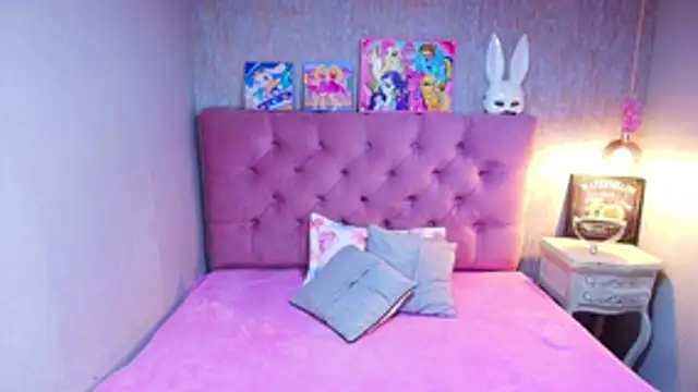 Snapshot of charlottemoonxz chatting on 04-29-26, 06:14 charlottemoonxz online show from 04-29-26, 06:14