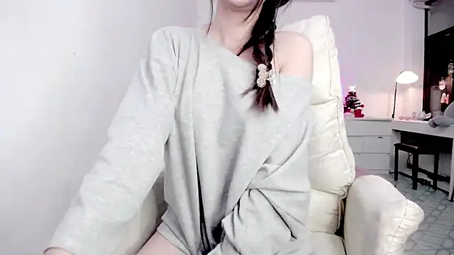 Snapshot of _OMO_ chatting on 02-08-25, 05:08  OMO  online show from 02-08-25, 05:08