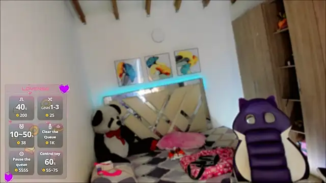 Snapshot of Charming_J chatting on 12-05-25, 06:34 Charming J online show from 12-05-25, 06:34