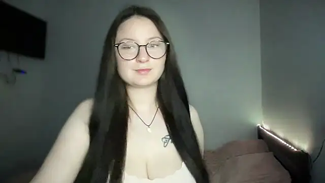 Snapshot of LocaAlis chatting on 10-05-25, 02:41 LocaAlis online show from 10-05-25, 02:41