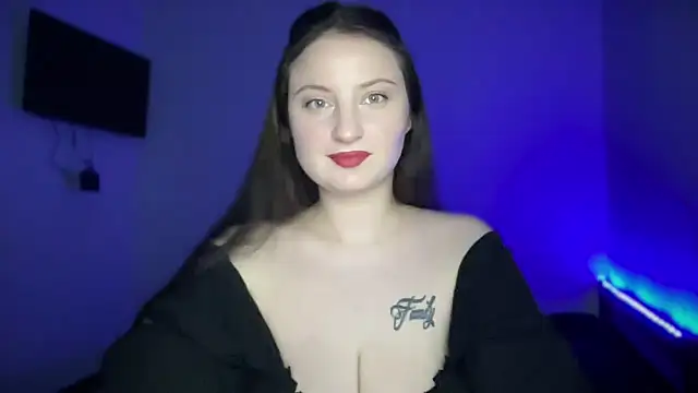 Snapshot of LocaAlis chatting on 10-31-25, 03:08 LocaAlis online show from 10-31-25, 03:08