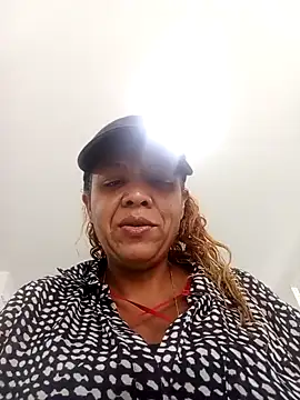 Snapshot of Surreyaa chatting on 12-11-24, 04:20 Surreyaa online show from 12-11-24, 04:20