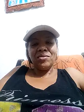 Snapshot of Surreyaa chatting on 09-25-25, 01:11 Surreyaa online show from 09-25-25, 01:11