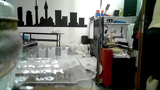 Snapshot of 0815lukas2024 chatting on 10-12-25, 10:44 0815lukas2024 online show from 10-12-25, 10:44