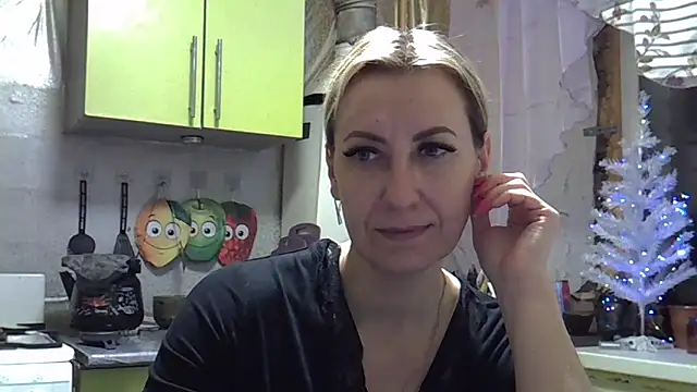 Snapshot of AshleyXHoney chatting on 12-31-24, 04:27 AshleyXHoney online show from 12-31-24, 04:27
