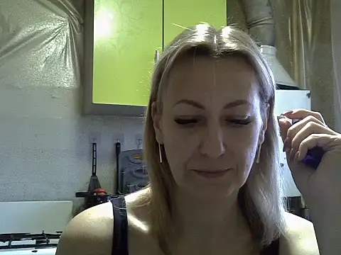 Snapshot of AshleyXHoney chatting on 11-10-25, 06:51 AshleyXHoney online show from 11-10-25, 06:51