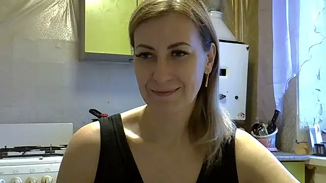 Snapshot of AshleyXHoney chatting on 12-12-24, 06:03 AshleyXHoney online show from 12-12-24, 06:03