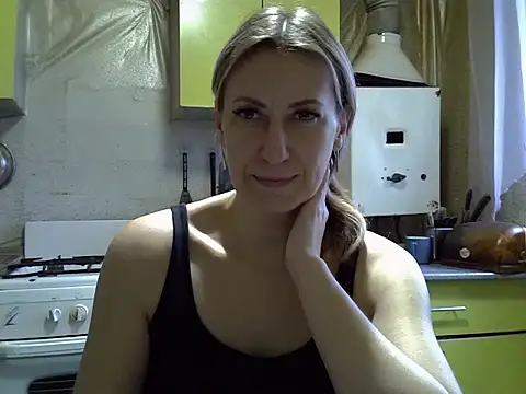 Snapshot of AshleyXHoney chatting on 12-05-25, 07:18 AshleyXHoney online show from 12-05-25, 07:18