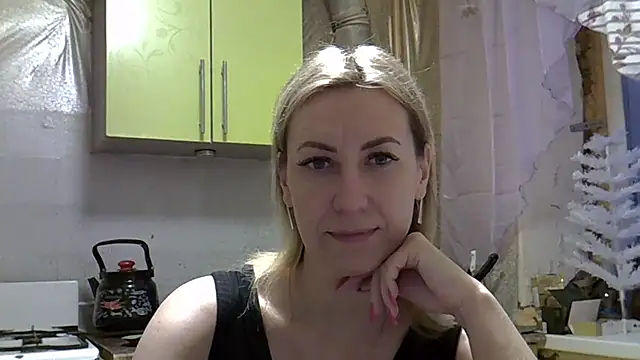 Snapshot of AshleyXHoney chatting on 12-26-24, 05:26 AshleyXHoney online show from 12-26-24, 05:26