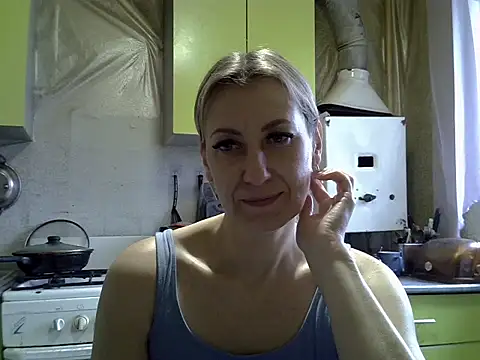 Snapshot of AshleyXHoney chatting on 11-05-25, 07:00 AshleyXHoney online show from 11-05-25, 07:00