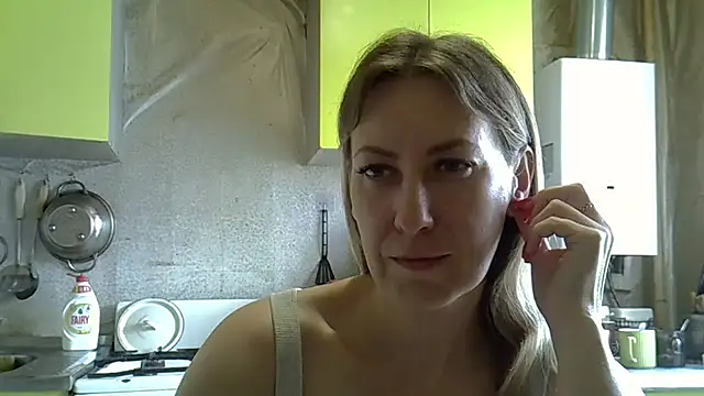 Snapshot of AshleyXHoney chatting on 06-04-26, 06:40 AshleyXHoney online show from 06-04-26, 06:40
