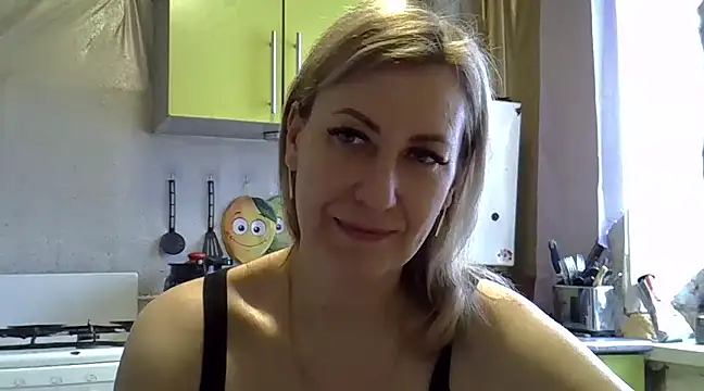 Snapshot of AshleyXHoney chatting on 02-05-25, 06:45 AshleyXHoney online show from 02-05-25, 06:45