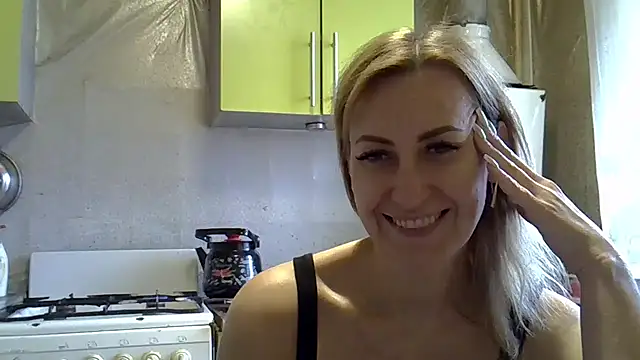 Snapshot of AshleyXHoney chatting on 12-06-24, 08:53 AshleyXHoney online show from 12-06-24, 08:53