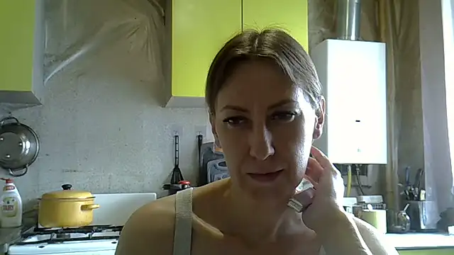 Snapshot of AshleyXHoney chatting on 05-28-26, 07:05 AshleyXHoney online show from 05-28-26, 07:05