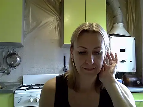 Snapshot of AshleyXHoney chatting on 09-19-25, 07:45 AshleyXHoney online show from 09-19-25, 07:45
