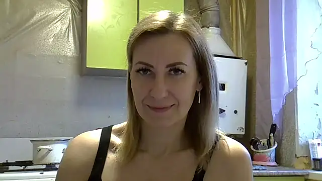 Snapshot of AshleyXHoney chatting on 12-11-24, 06:25 AshleyXHoney online show from 12-11-24, 06:25