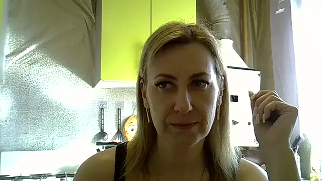 Snapshot of AshleyXHoney chatting on 03-19-25, 07:18 AshleyXHoney online show from 03-19-25, 07:18