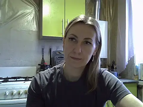 Snapshot of AshleyXHoney chatting on 12-16-25, 07:01 AshleyXHoney online show from 12-16-25, 07:01