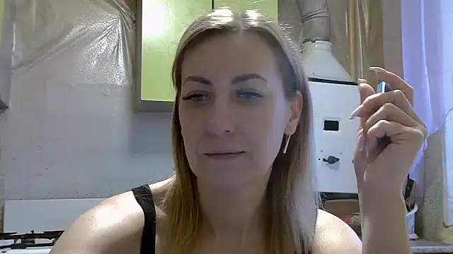 Snapshot of AshleyXHoney chatting on 12-09-24, 06:12 AshleyXHoney online show from 12-09-24, 06:12