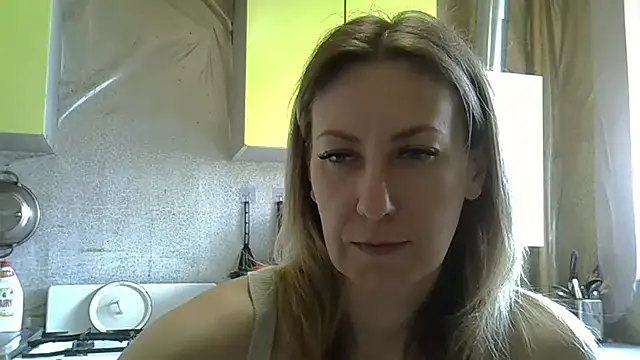 Snapshot of AshleyXHoney chatting on 05-07-26, 06:39 AshleyXHoney online show from 05-07-26, 06:39