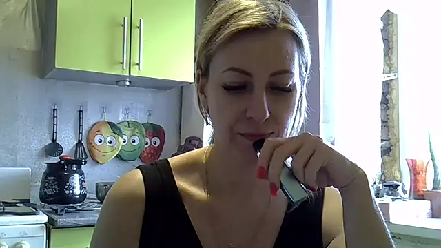 Snapshot of AshleyXHoney chatting on 02-07-25, 11:12 AshleyXHoney online show from 02-07-25, 11:12