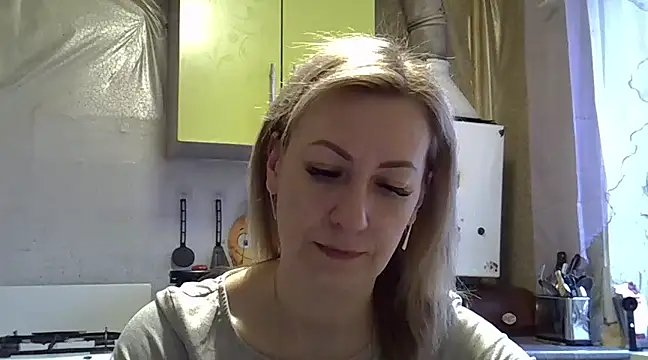 Snapshot of AshleyXHoney chatting on 01-24-25, 06:35 AshleyXHoney online show from 01-24-25, 06:35