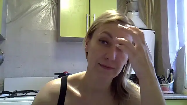 Snapshot of AshleyXHoney chatting on 12-10-24, 06:44 AshleyXHoney online show from 12-10-24, 06:44