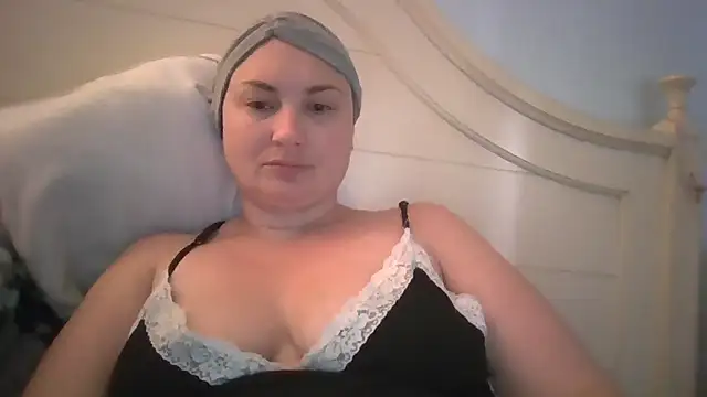 MilfyMrsRobinson online show from 05-27-26, 12:12