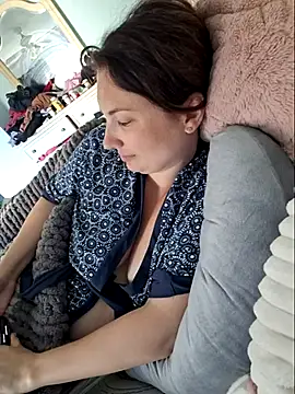 MilfyMrsRobinson online show from 03-19-25, 02:24
