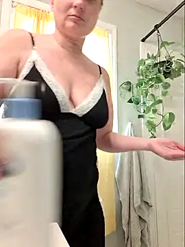MilfyMrsRobinson online show from 03-09-26, 04:32