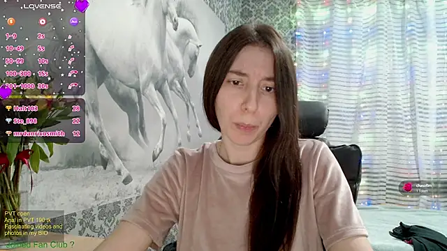Snapshot of Wowpornoo chatting on 02-16-25, 02:10 Wowpornoo online show from 02-16-25, 02:10