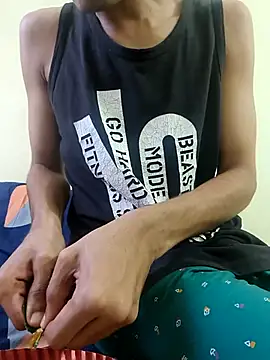 Snapshot of yashzae chatting on 09-22-25, 12:22 yashzae online show from 09-22-25, 12:22