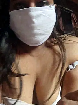 Snapshot of Love_Jenny chatting on 05-08-26, 03:32 Love Jenny online show from 05-08-26, 03:32