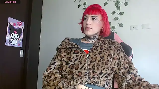 charlotbelucci  online show from 04-07-26, 05:15