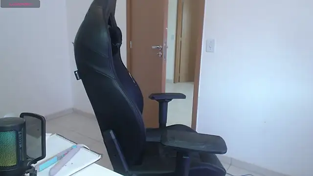 charlotbelucci  online show from 10-07-25, 10:38