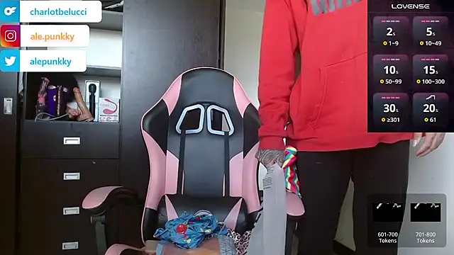 charlotbelucci  online show from 11-23-25, 03:44