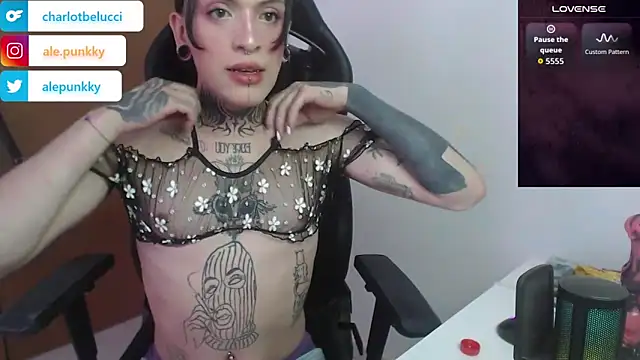 charlotbelucci  online show from 10-17-25, 09:56