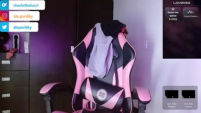 charlotbelucci  online show from 11-18-25, 10:18