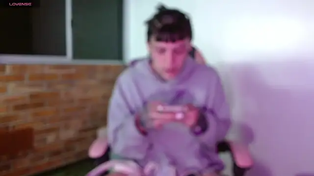 charlotbelucci  online show from 11-13-25, 09:24