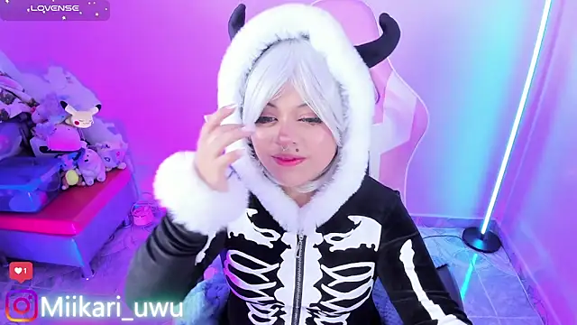 Ahri Elderwood online show from 11-28-25, 03:50