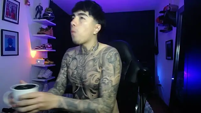 jung dragon online show from 10-25-25, 04:44