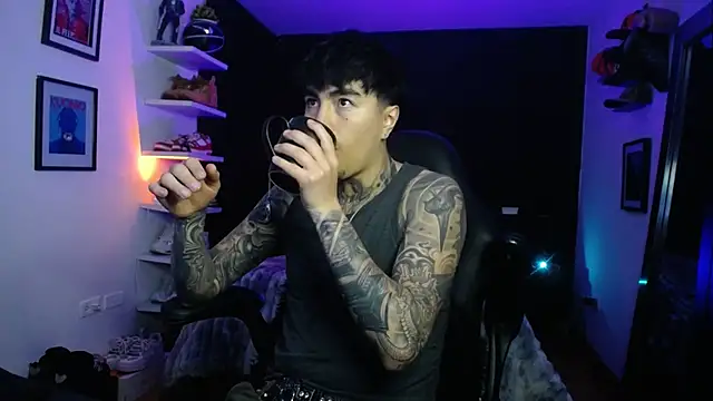 jung dragon online show from 10-28-25, 08:02