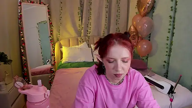 Love is Lola online show from 02-27-25, 04:24